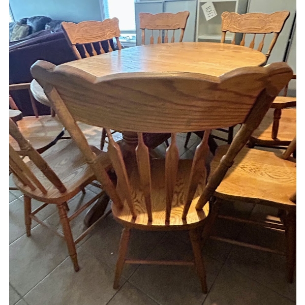 Wooden Dining Room Table with Chairs 