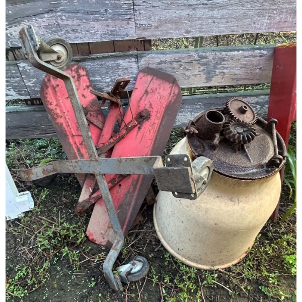 Farm Lot: IH Cream-Coloured Gear-Top Tank, Red Sheet Metal Panels with Brackets & Caster Dolly Frame