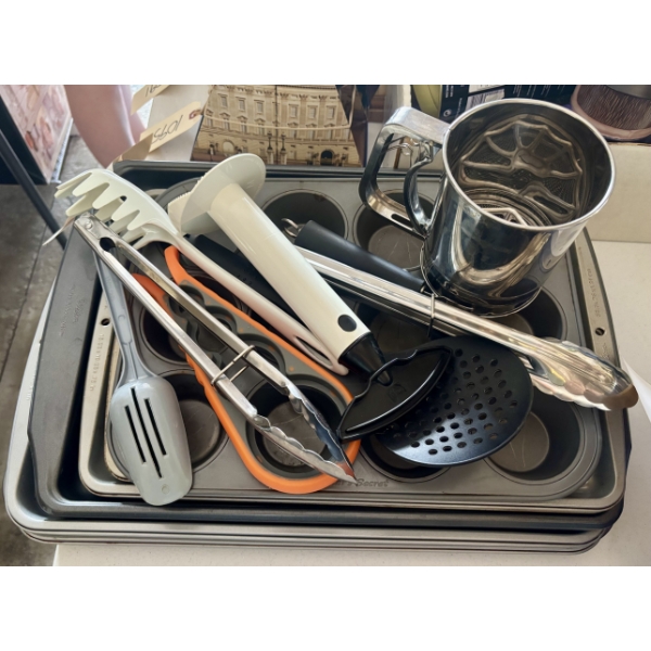 Baking Sheets & Utensils 