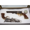 Image 2 : Antique Pair Of Colt Revolvers In .31 Percussion Caliber With Display Case