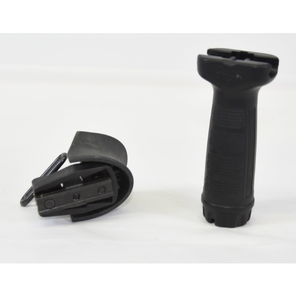 Box Lot Daniel Defense Fore Grip & Foregrip With Swivel