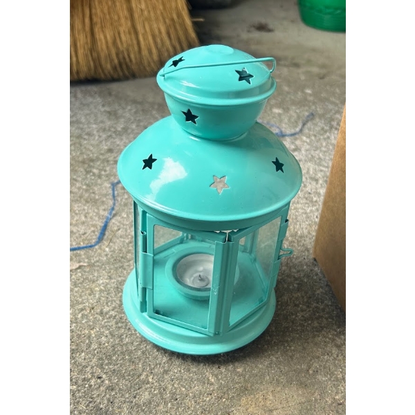 Box Lot Outdoor Decor & Lights 