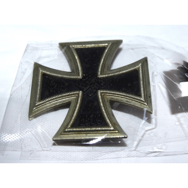 WWII German Iron Cross 1st Class 1939 – Pin Back Badge