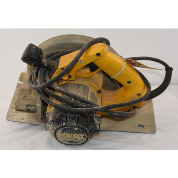 DeWalt 8-1/4" Circular Saw