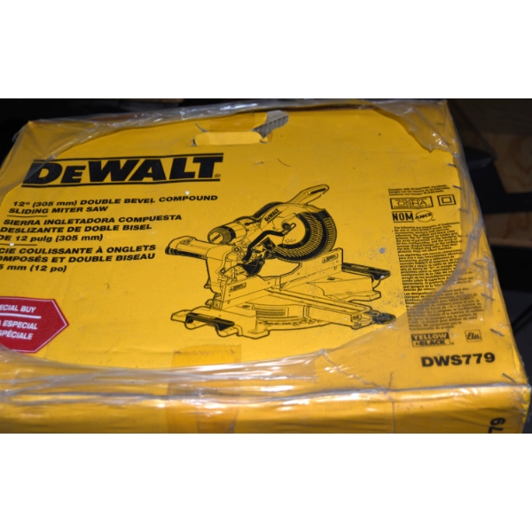 DeWalt 12" Double Bevel Compound Sliding Miter Saw *Brand New*
