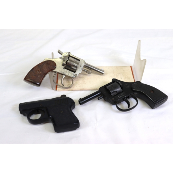 Box Lot 3 Starter Pistols