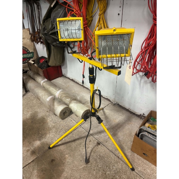 Dual-Head Halogen Work Light 