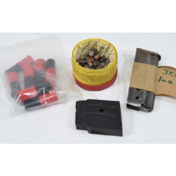 Box Lot 2 Magazines & Plastic Simulation & .22CB Caliber Ammunition