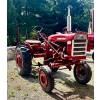 Image 1 : International Harvester Farmall 140