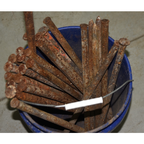 Box Lot Steel Stakes 