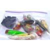 Image 5 : Rubbermaid Small Tackle Box W/ Lures