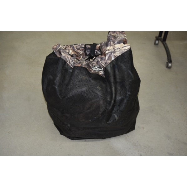 23 Carrylite & Flambeau Mallards & Black Duck Decoys W/ Redhead Backpack Bag