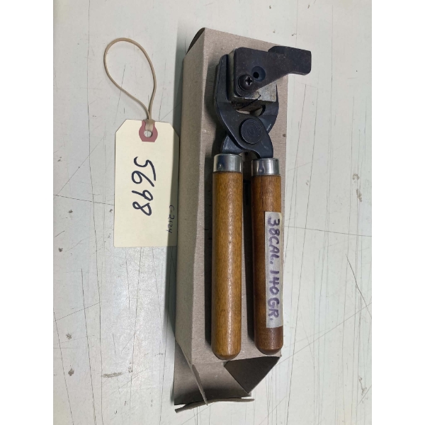 Lee Single Cavity Mold With Handle 38 Caliber 140 Grain