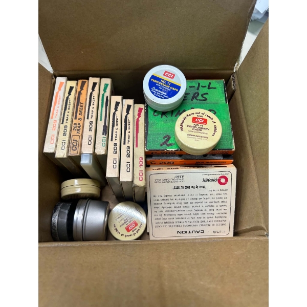 1500 Pieces 209 Primers & 7 Containers Percussion Caps