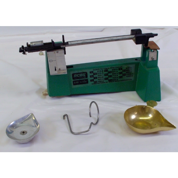 Vintage RCBS Model 5-10 Mechanical Powder Scale Manufactured And Accessories 