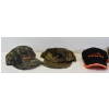 Image 5 : Camo Bib XL And 3 Hats 