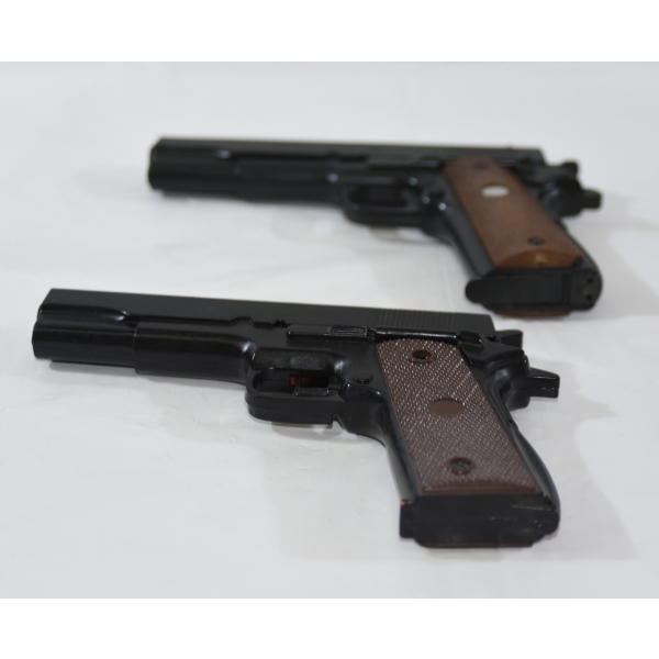 2 Toy Guns