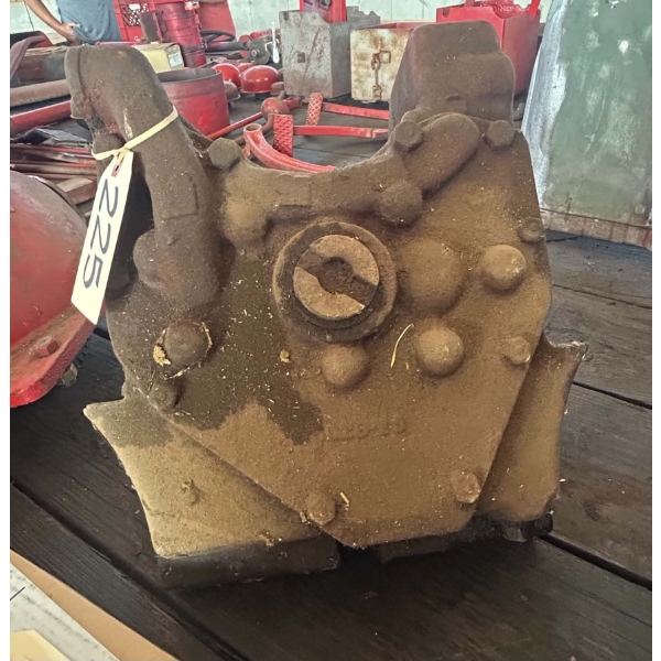Vintage Tractor Cast Iron Drive/Gear Housing w/ Slotted Coupling
