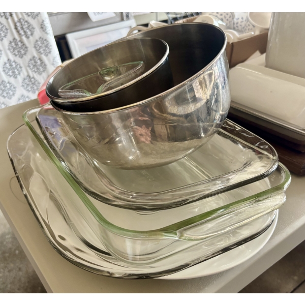 Assorted Baking Dishes & Mixing Bowls 