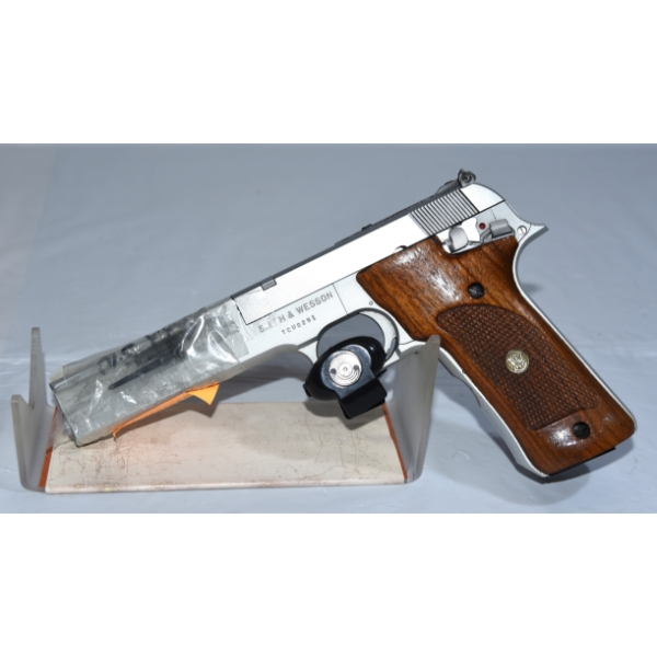 Smith & Wesson Model 622 Semi Automatic .22 LR Caliber Handgun