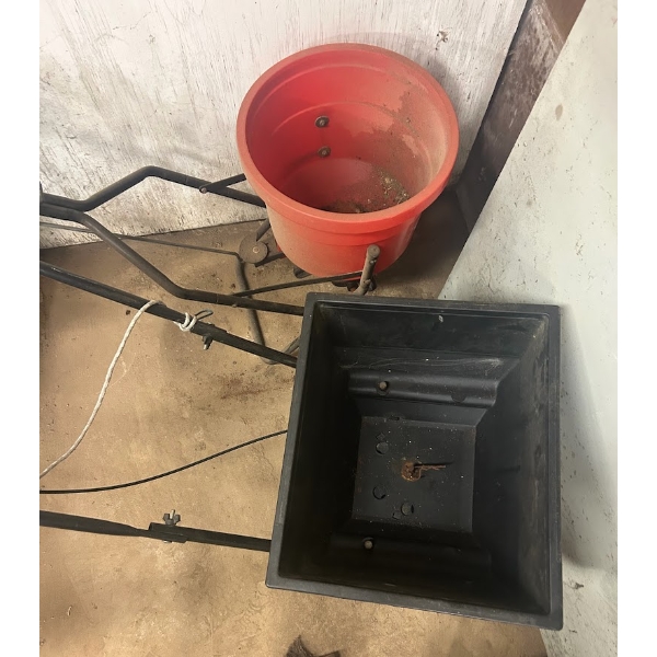 Lot of 2 Push Lawn Spreaders – Broadcast Fertilizer/Seed Spreaders w/ Flow Control