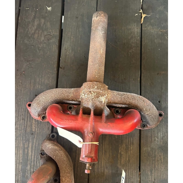 IH Farmall Intake / Exhaust Manifold with Exhaust Pipe, Cast IH