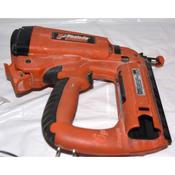Paslode 16 Gauge Cordless Straight Finish Nailer