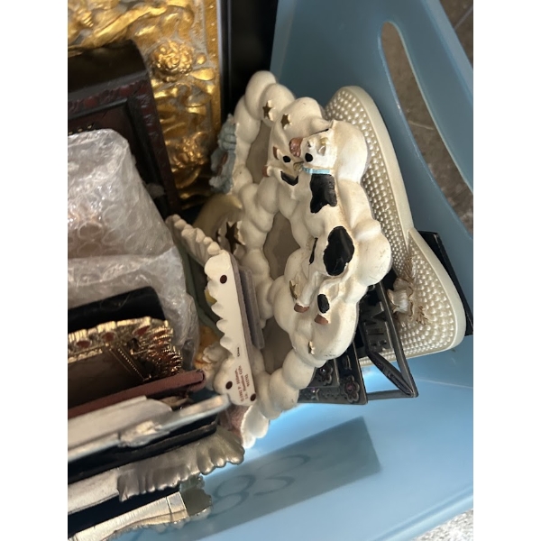 Box of Small Assorted Picture Frames 