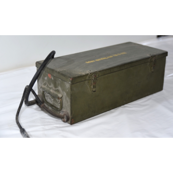 Vintage US Army Signal Corps Amplifier unit  