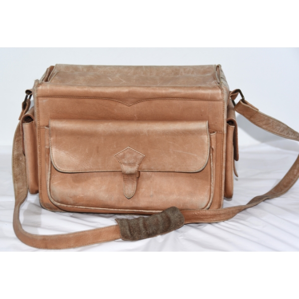 Vintage Style - Tan Leather Bag 