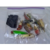 Image 6 : Rubbermaid Small Tackle Box W/ Lures