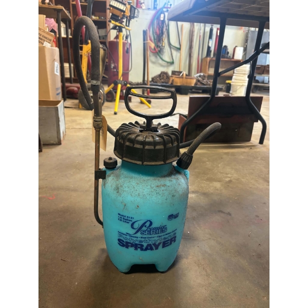 Chapin Premier Series Model 8121 1-Gallon Pump Sprayer