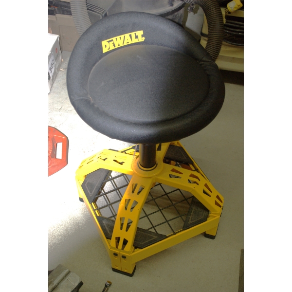 DeWalt Adjustable Height Shop Stool