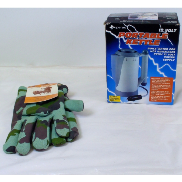Box Lot - Portable Kettle & Camouflage Work Gloves 