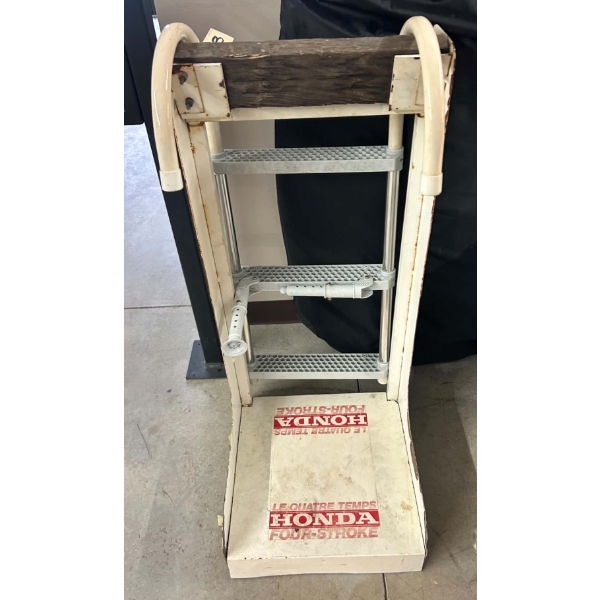 Outboard Stand & Boat Ladder