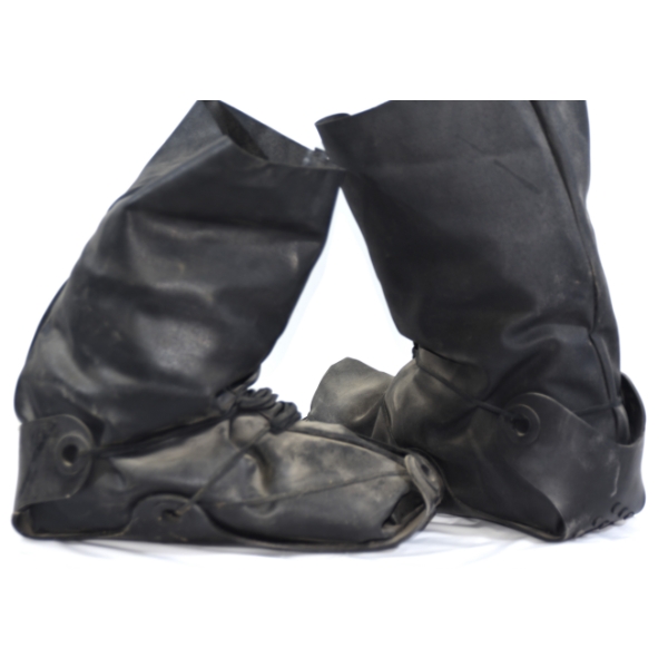 Men's Black Muckluks 