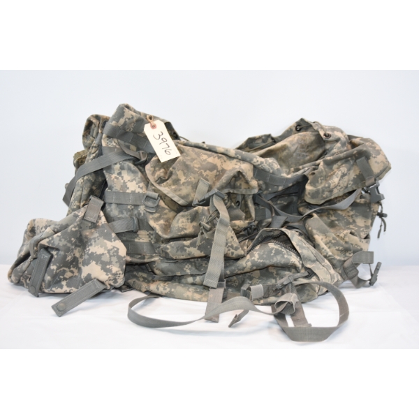 US Military Large Molle Rucksack w/Pouches