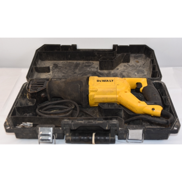 DeWalt DWE305 V.S. Reciprocating Saw