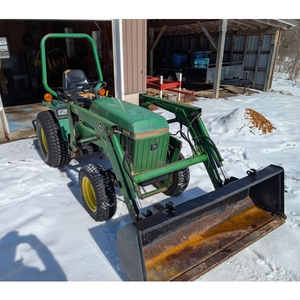 John Deere 855 4WD W/ Loader