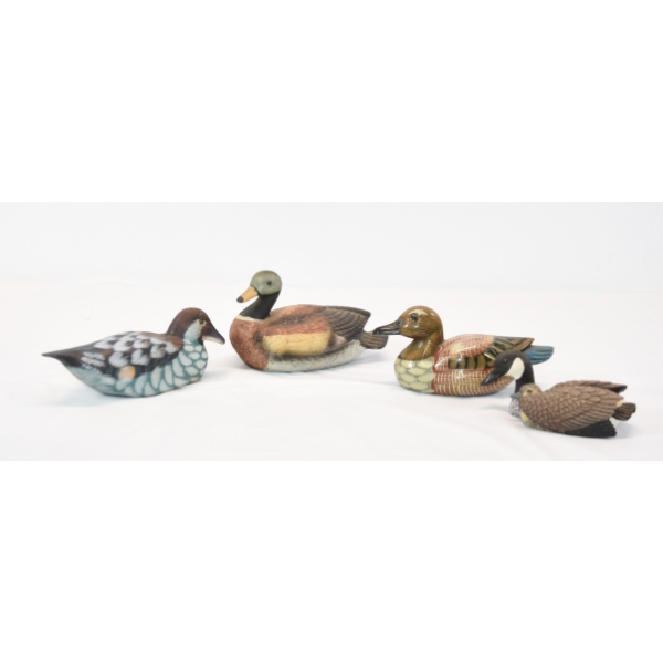 Box Lot 4 Waterfowl Figurines