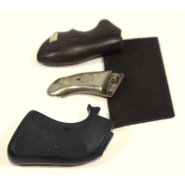 4 Assorted Grip Sets 