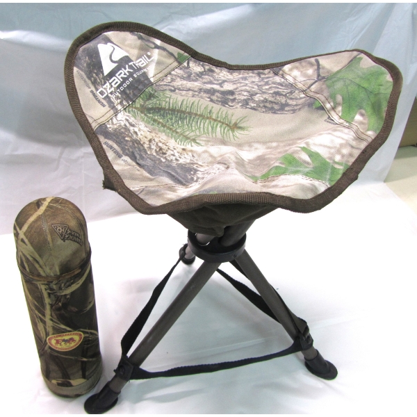 Box Lot Final Approach Camo Thermos & Folding Stool 