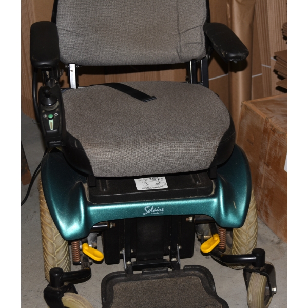 Everest & Jennings Solaire Power Wheelchair 