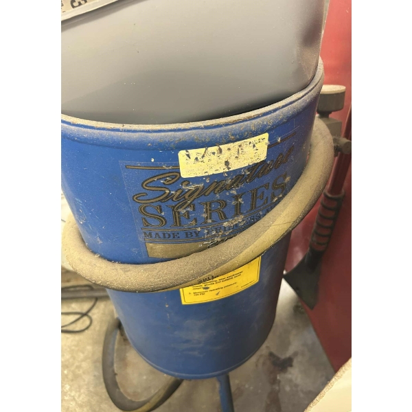 Pressurized Sandblaster