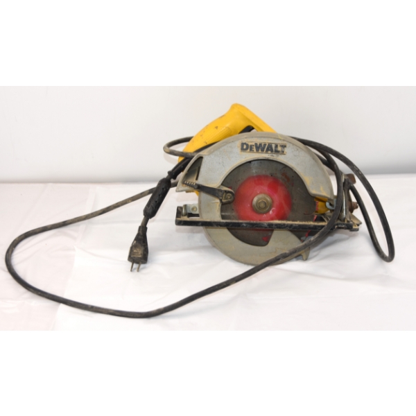 DeWalt Corded Hand Saw 