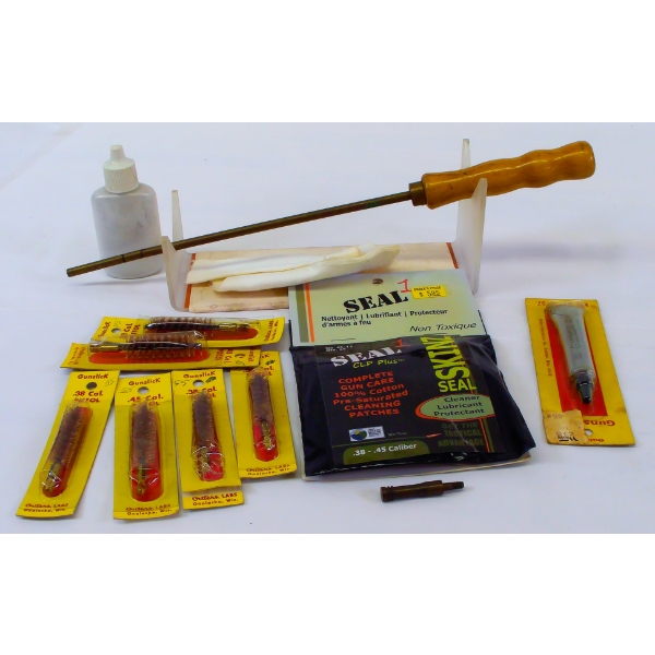 Outers B Wood Handle Pistol Pod W/ 6 Brushes and Accessories