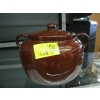 Image 3 : LIDDED BEAN POT & A ROASTING PAN