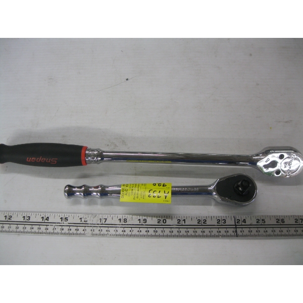 2 SNAP ON RATCHETS