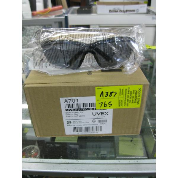 BOX OF GREY TEMPLE GREY LENS SAFETY GLASSES