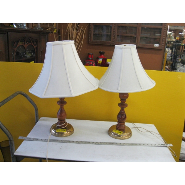 PAIR OF TURNED WOOD TABLE LAMPS